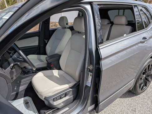 Used 2021 Volkswagen Tiguan SE R-Line w/ 3rd Row Seat Package image 8