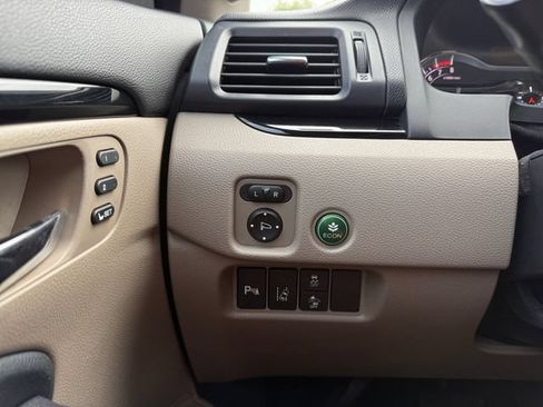 Used 2018 Honda Pilot Touring image 23