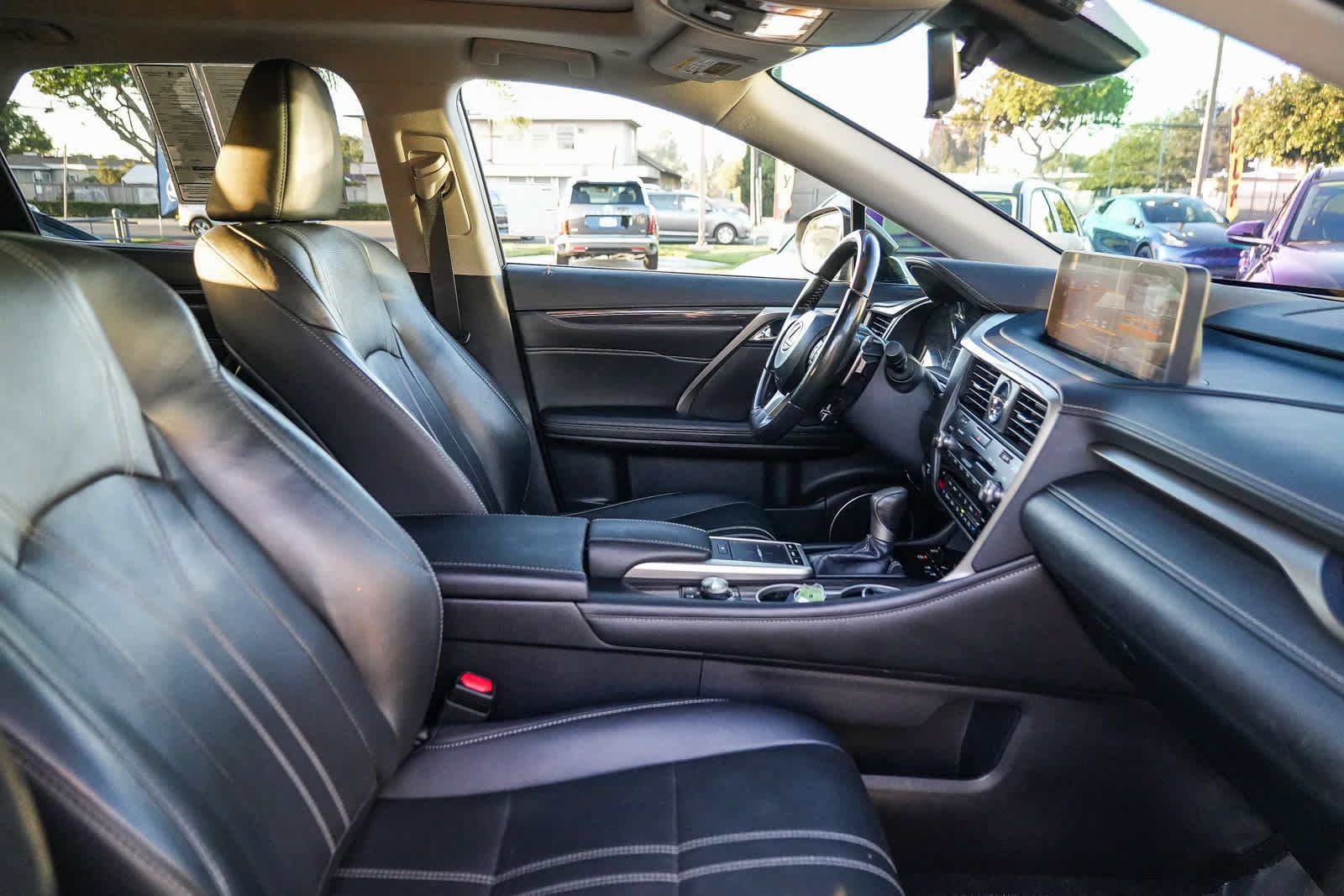 Used 2022 Lexus RX 450h AWD w/ Luxury Package image 17