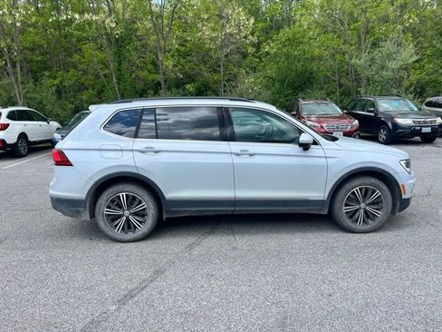 Used 2018 Volkswagen Tiguan SE w/ 18" Alloy Wheels Package AWD/4WD image 8