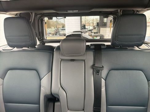 Used 2023 Ford Bronco Outer Banks image 15