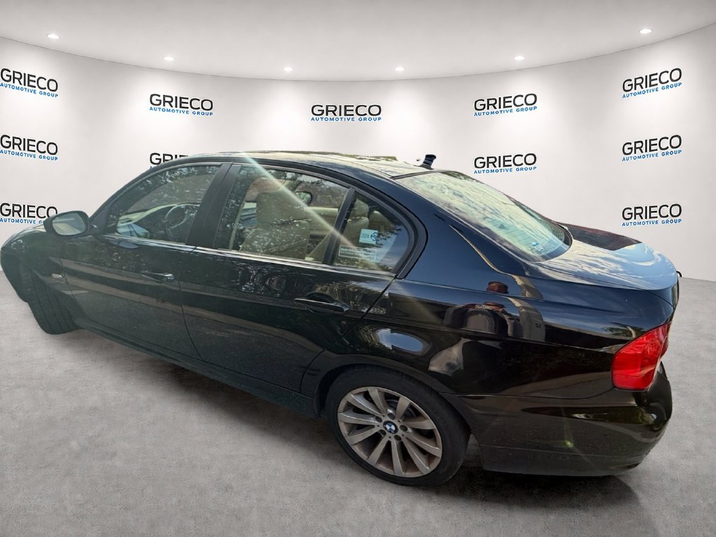 Used 2011 BMW 328i xDrive Sedan AWD/4WD image 5