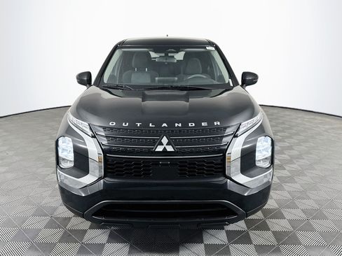 Used 2022 Mitsubishi Outlander ES FWD image 2