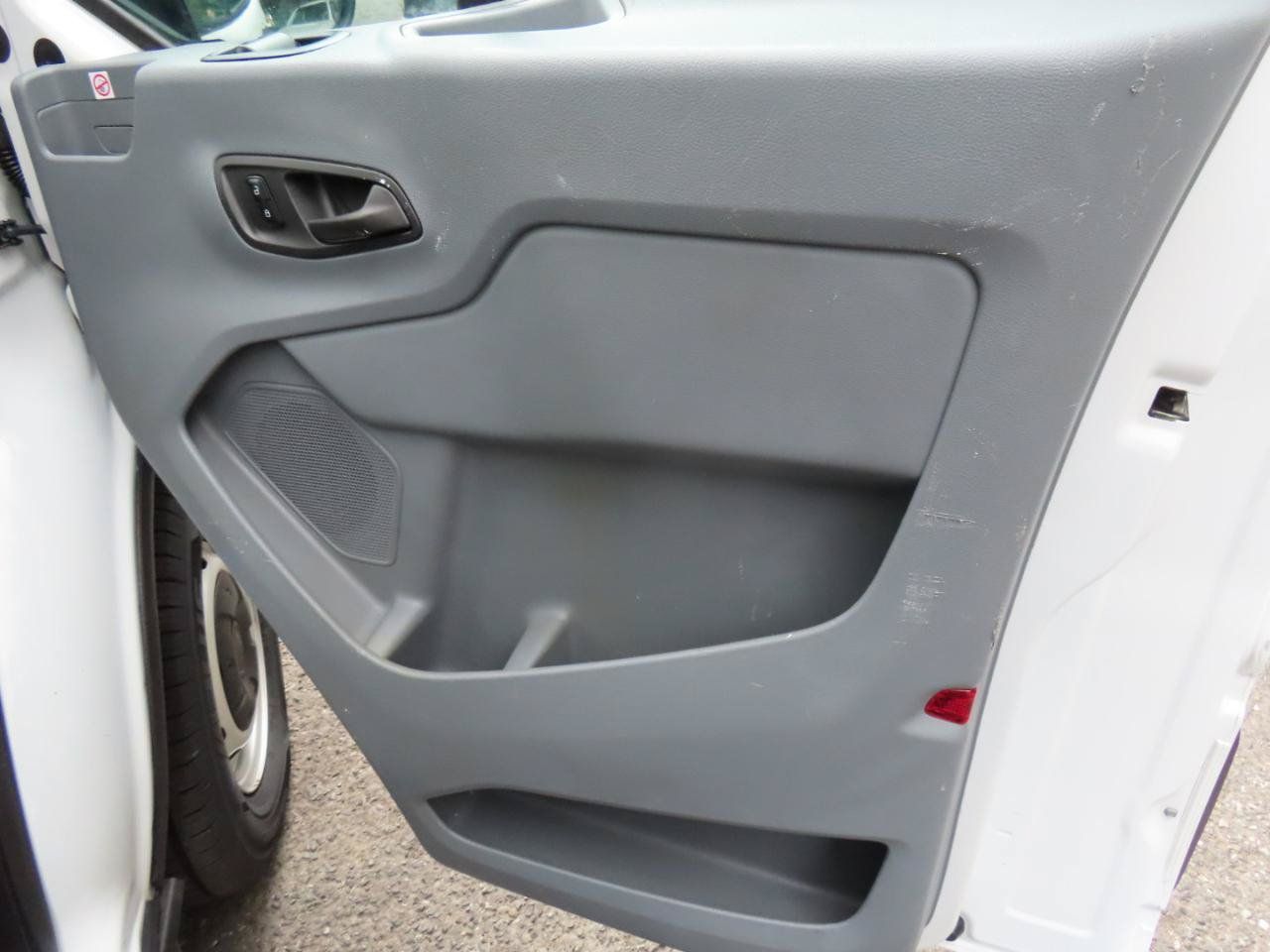 Used 2019 Ford Transit 250 148 Medium Roof RWD image 21