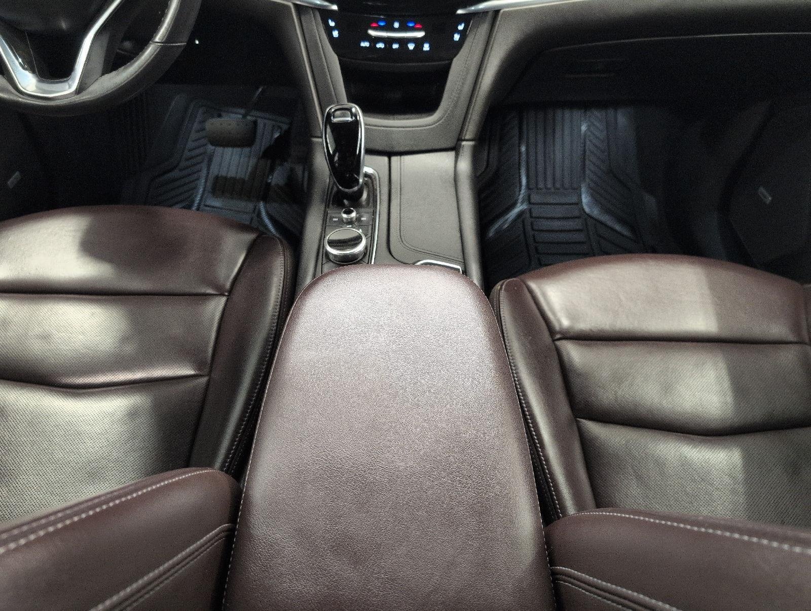 Used 2022 Cadillac XT6 Premium Luxury w/ Technology Package AWD/4WD image 16