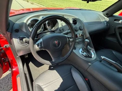 Used 2007 Pontiac Solstice GXP w/ Premium Package RWD image 17