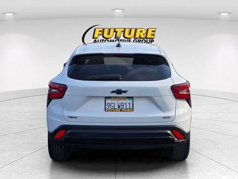 Used 2024 Chevrolet Trax RS w/ Driver Confidence Package FWD image 5