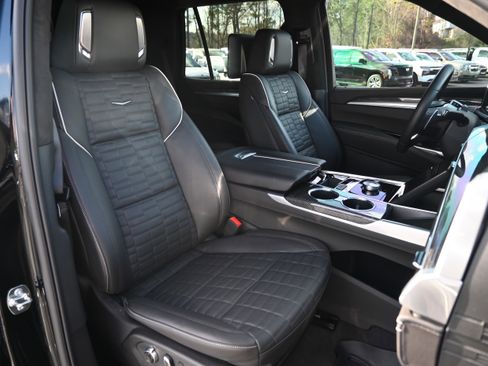 Used 2025 Cadillac Escalade V image 23