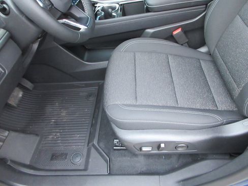 New 2026 Chevrolet Traverse LT w/ LPO, Floor Liner Package image 19