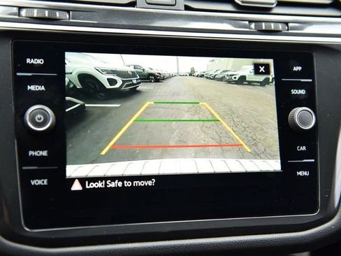 Certified 2024 Volkswagen Tiguan SE AWD/4WD image 13