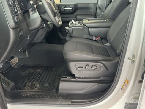 Used 2022 Chevrolet Silverado 1500 Custom AWD/4WD image 9