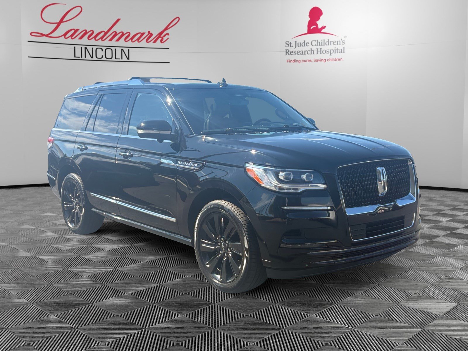 Certified 2023 Lincoln Navigator Reserve AWD/4WD image 7