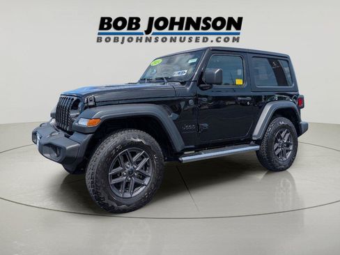 Used 2024 Jeep Wrangler Sport AWD/4WD image 3