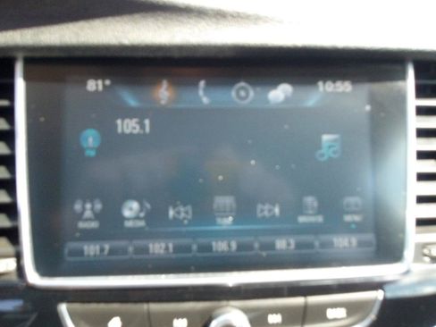 Used 2019 Buick Encore Essence FWD image 22