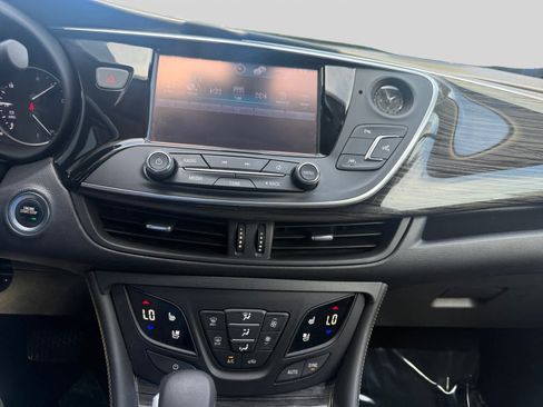 Used 2018 Buick Envision Premium w/ Driver Confidence Package AWD/4WD image 12
