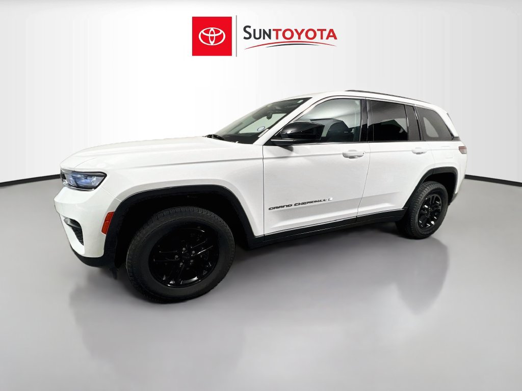 Used 2023 Jeep Grand Cherokee Laredo w/ Luxury Tech Group I AWD/4WD image 7