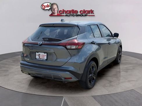 Used 2025 Nissan Kicks Play S image 5
