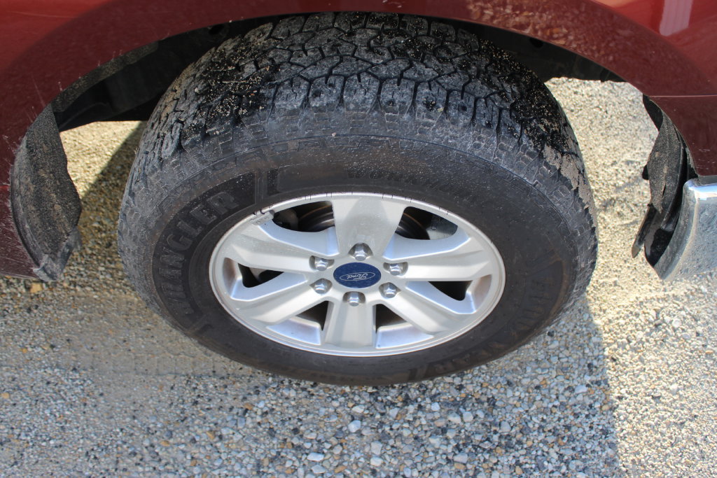 Used 2015 Ford F150 XLT w/ Equipment Group 301A Mid RWD image 9
