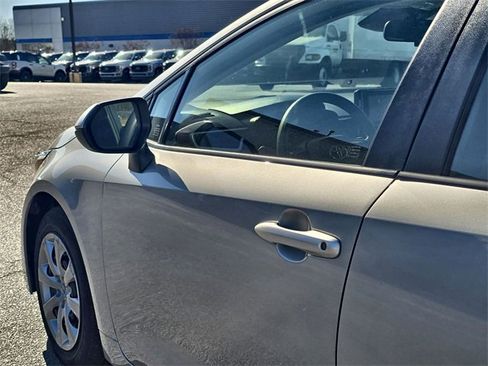 Used 2023 Toyota Corolla LE image 11