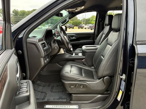 Used 2021 Chevrolet Tahoe Z71 w/ Luxury Package AWD/4WD image 11