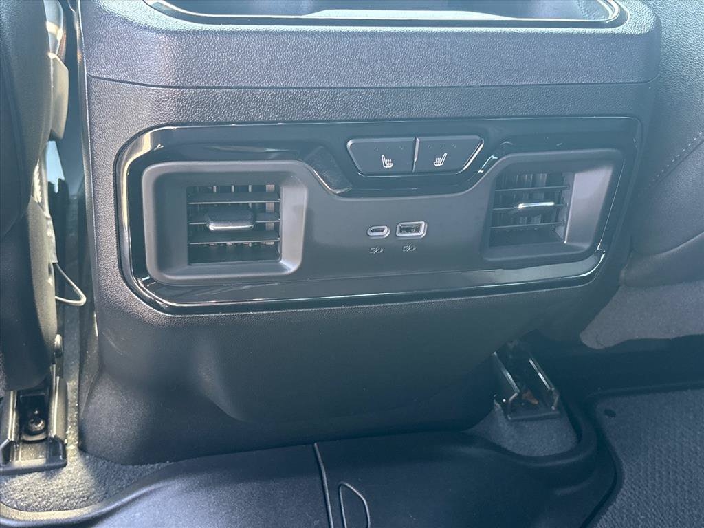 Used 2025 GMC Sierra 2500 AT4 w/ Technology Package AWD/4WD image 22