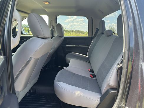 Used 2014 RAM 1500 Express RWD image 12