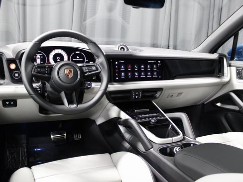 New 2026 Porsche Cayenne S image 5