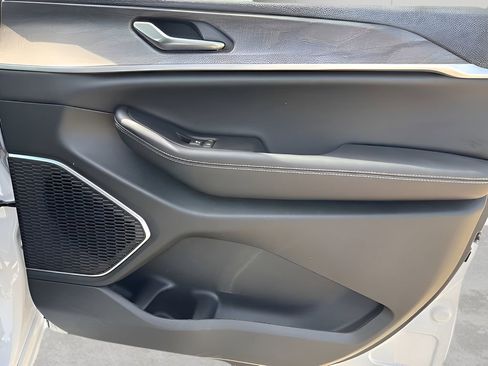 New 2025 Jeep Grand Cherokee Limited 4xe image 11