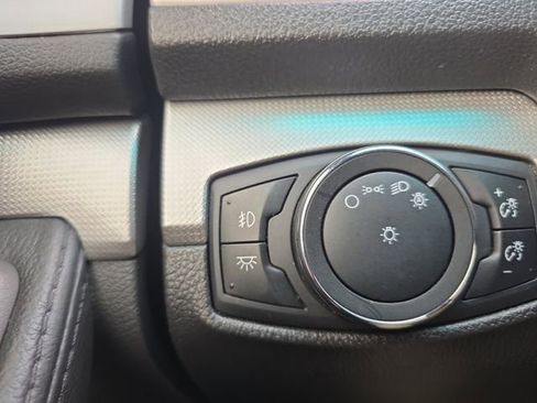 Used 2014 Ford Explorer XLT image 11