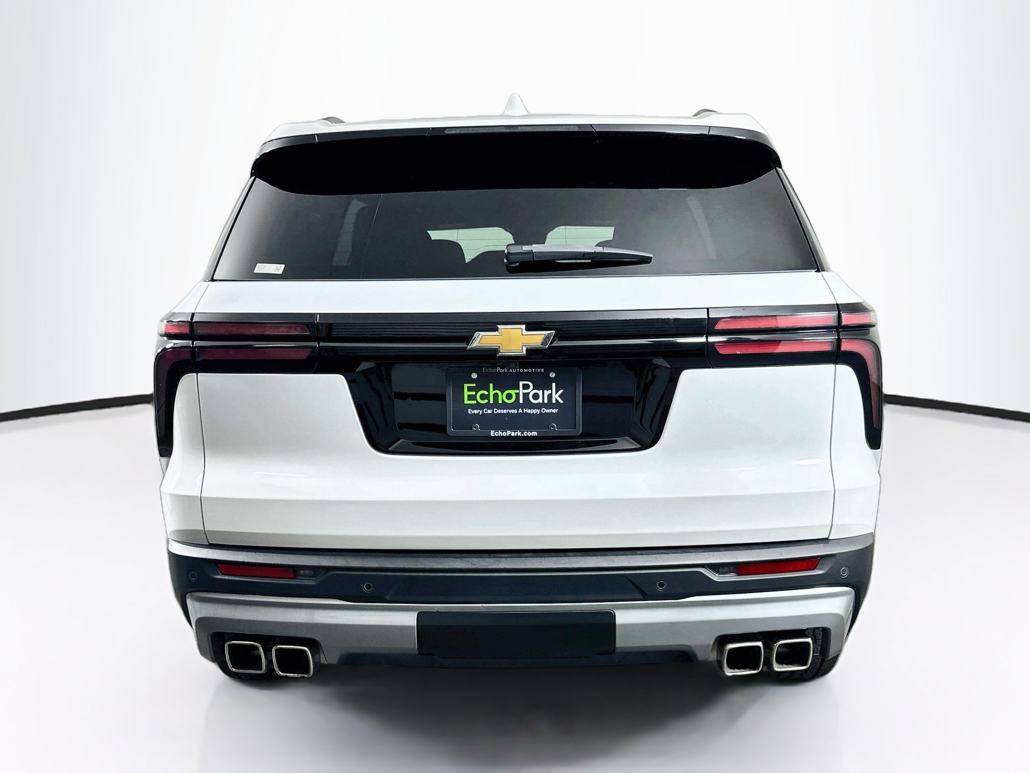 Used 2025 Chevrolet Traverse LT FWD image 7
