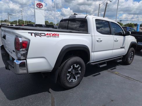 Used 2021 Toyota Tacoma TRD Off-Road AWD/4WD image 5