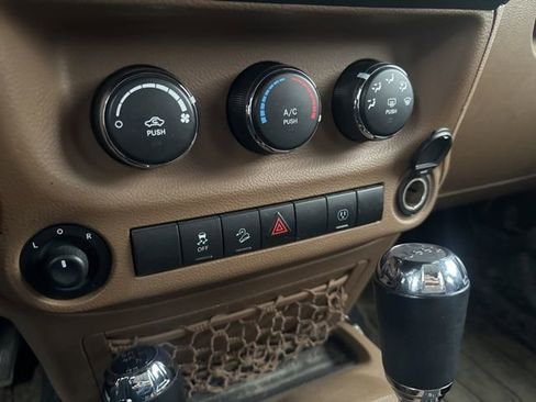 Used 2014 Jeep Wrangler Unlimited Sahara w/ Dual Top Group image 17