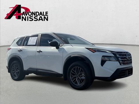 Certified 2026 Nissan Rogue S image 9