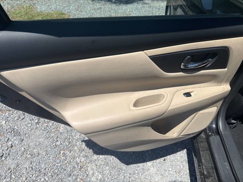 Used 2016 Nissan Altima 2.5 S w/ Power Driver Seat Package FWD image 11