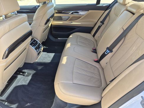 Certified 2022 BMW 740i xDrive image 31