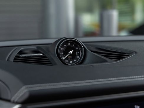 Certified 2025 Porsche Macan 4 Electric AWD/4WD image 27