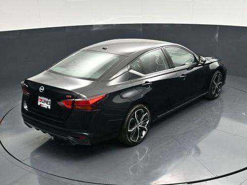 Used 2024 Nissan Altima 2.5 SR FWD image 43