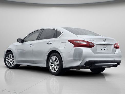 Used 2018 Nissan Altima 2.5 S w/ S Convenience Package image 19