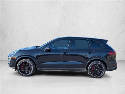 Used 2018 Porsche Cayenne Turbo image 9
