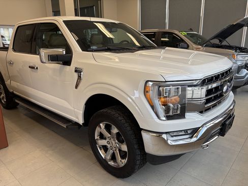 Used 2021 Ford F150 Lariat image 2