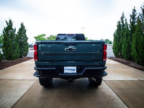 Used 2026 Chevrolet Silverado 2500 ZR2 w/ LPO, Dark Essentials Package AWD/4WD image 10