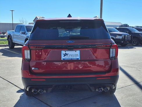 Used 2025 Ford Explorer ST image 5