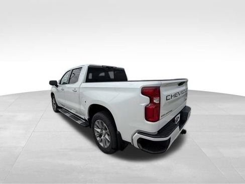 Used 2020 Chevrolet Silverado 1500 High Country w/ Technology Package AWD/4WD image 4