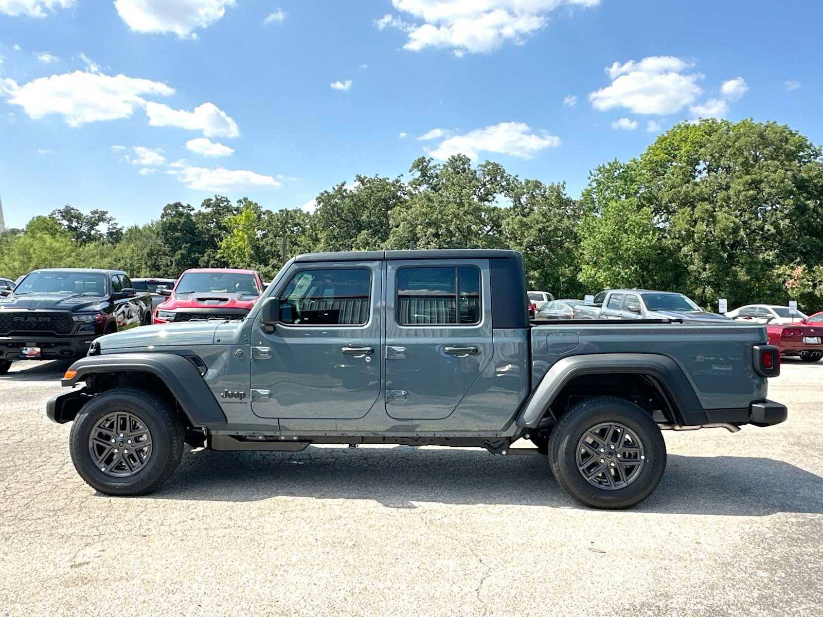 New 2026 Jeep Gladiator Sport AWD/4WD image 12