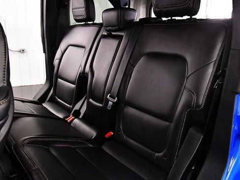 Used 2025 Ford Bronco Badlands image 30