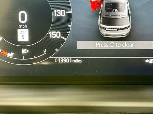 Used 2024 Land Rover Discovery Dynamic SE AWD/4WD image 47