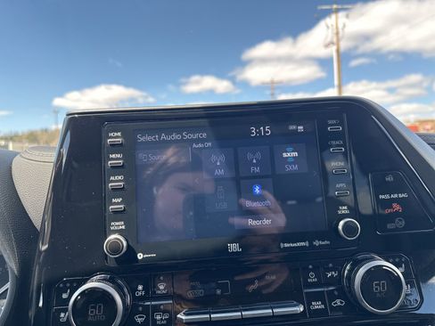 Used 2021 Toyota Highlander Limited FWD image 63