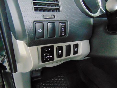 Used 2013 Toyota Tacoma 4x4 Double Cab w/ TRD Sport Pkg image 15