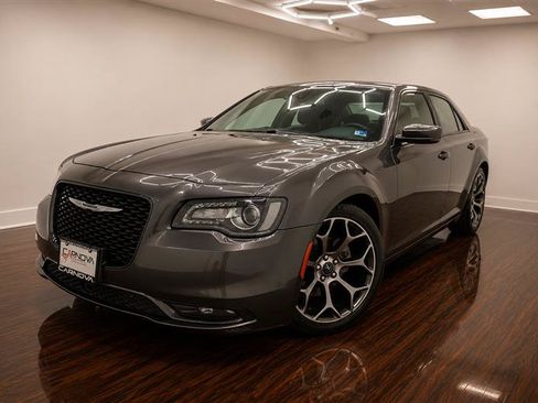 Used 2017 Chrysler 300 S w/ Safetytec Plus Group RWD image 2