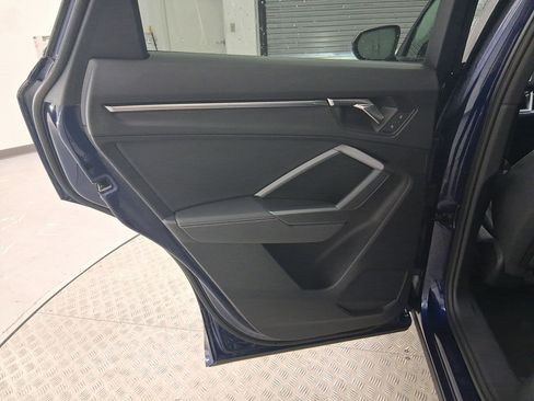 Used 2023 Audi Q3 2.0T Premium w/ Black Optic Sport Package image 26